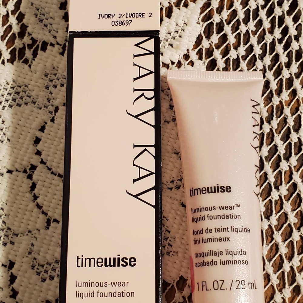 Mary Kay Timewise Luminous Foundation